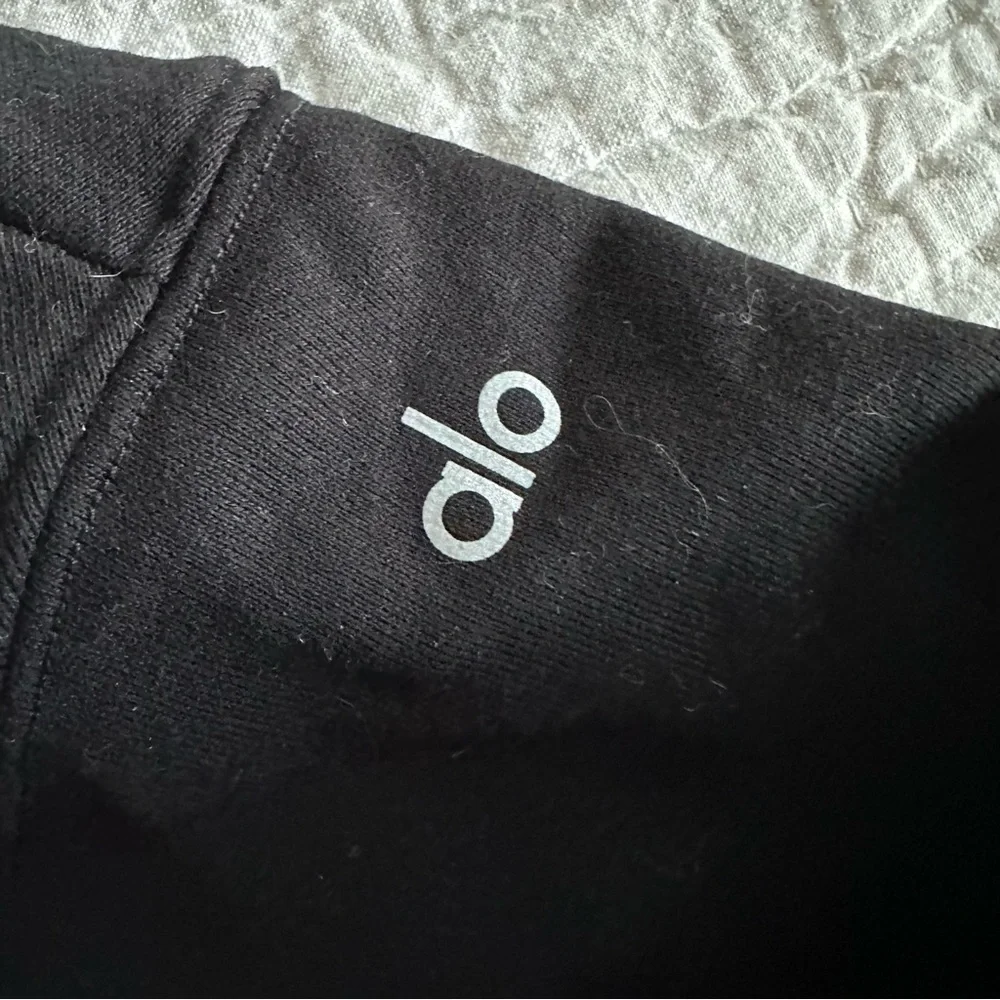 COPY - alo yoga - cropped “shrug it off” hoodie - Picture 5 of 5